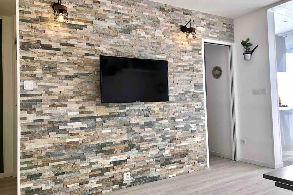 Grand Studio Cabine 30 M² Centre Ville, Refait A Neuf Pour Vous ! Climatise ラ・グランド・モット エクステリア 写真