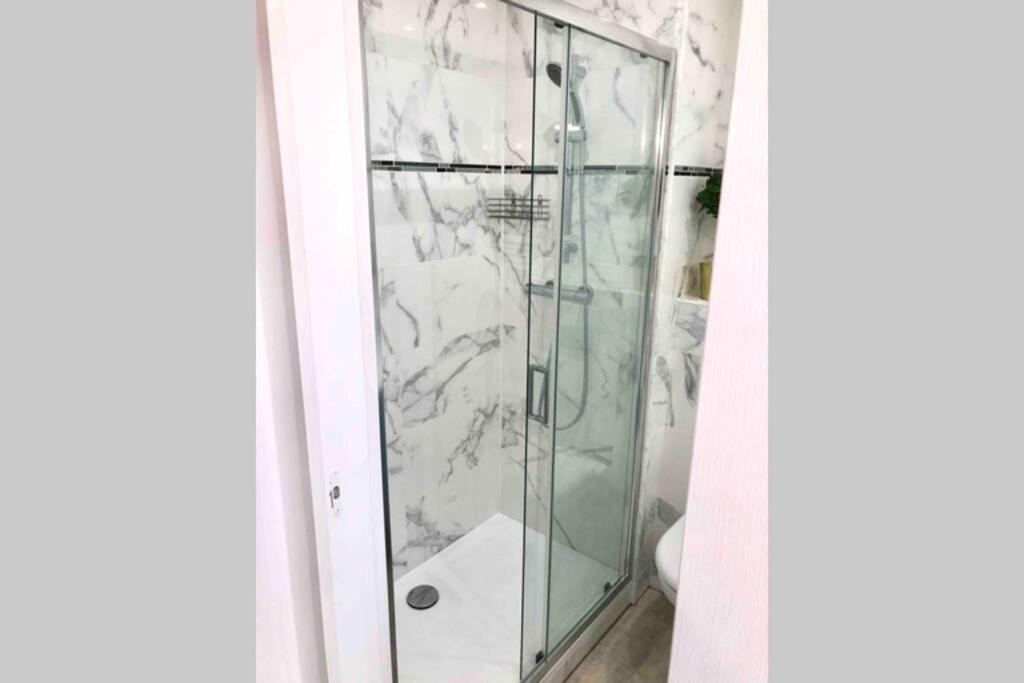 Grand Studio Cabine 30 M² Centre Ville, Refait A Neuf Pour Vous ! Climatise ラ・グランド・モット エクステリア 写真