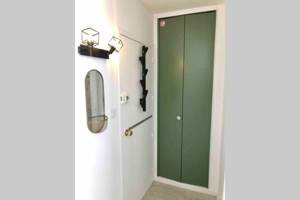 Grand Studio Cabine 30 M² Centre Ville, Refait A Neuf Pour Vous ! Climatise ラ・グランド・モット エクステリア 写真