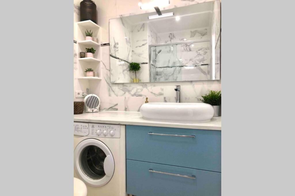 Grand Studio Cabine 30 M² Centre Ville, Refait A Neuf Pour Vous ! Climatise ラ・グランド・モット エクステリア 写真